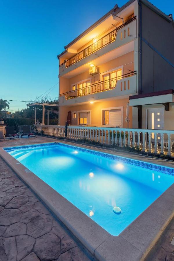 Apartments With A Swimming Pool Kastel Sucurac, Kastela - 21394 Exterior photo